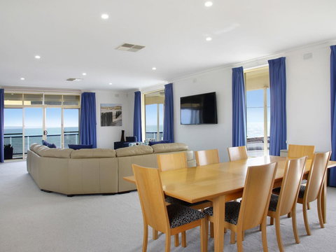 Seaview Sunset Holiday Apartments - Pubs and Clubs 27