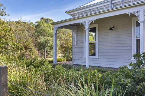 Grandview Accommodation - The Elm Tree Apartments - Pubs and Clubs 28