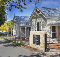 Grandview Homes Accommodation - The Adelaide - Pubs and Clubs