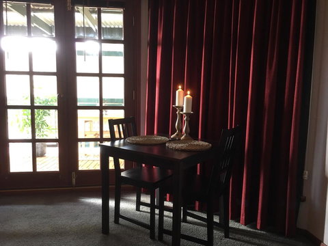 Wine And Roses Bed And Breakfast - Go Out 33