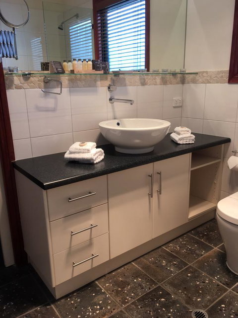 Wine And Roses Bed And Breakfast - Go Out 38