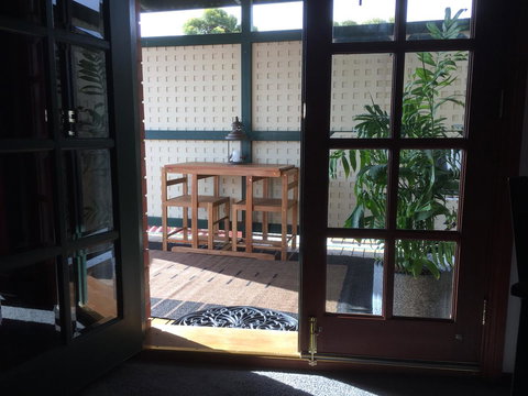 Wine And Roses Bed And Breakfast - Go Out 34