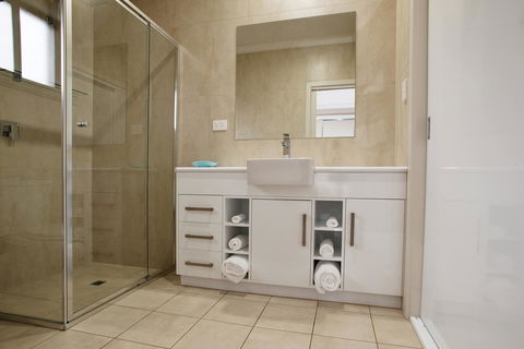Renmark Holiday Apartments - Pubs and Clubs 6