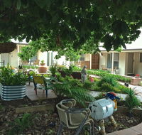 Hahndorf Oak Tree Cottages - Pubs and Clubs