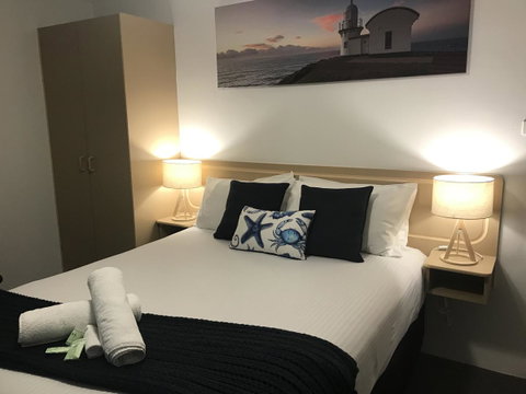 OCEAN BREEZE MOTEL - Pubs and Clubs 16