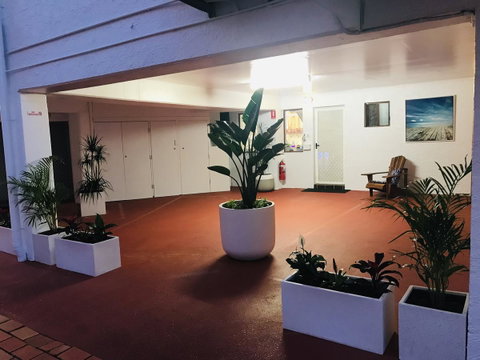 OCEAN BREEZE MOTEL - Pubs and Clubs 4
