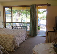 Milang Lakes Motel - Pubs and Clubs