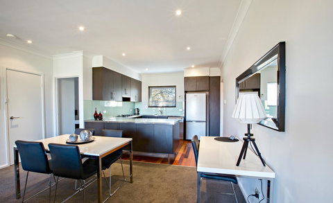 Adelaide DressCircle Apartments - Archer Street - Go Out 9