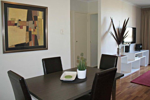 Adelaide DressCircle Apartments - Archer Street - Go Out 23