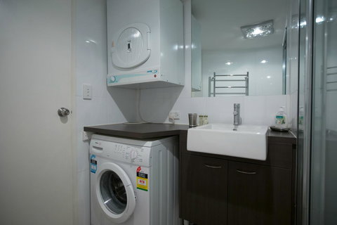 Adelaide DressCircle Apartments - Archer Street - Go Out 16