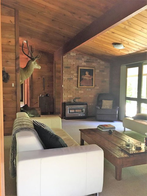 Hilltop - Pubs and Clubs 4