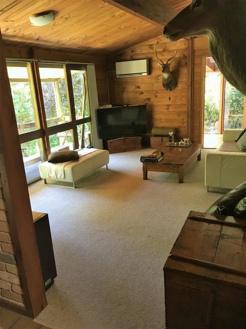 Hilltop - Pubs and Clubs 3