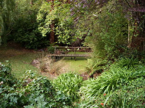 Hilltop - Pubs and Clubs 11