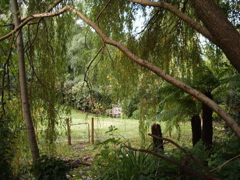 Hilltop - Pubs and Clubs 16