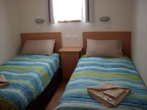 Jacko's Holiday Cabins - Pubs and Clubs 6
