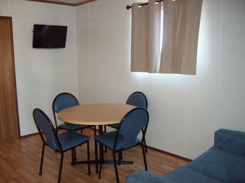 Jacko's Holiday Cabins - Pubs and Clubs 2