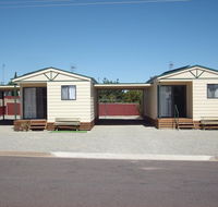 Jacko's Holiday Cabins - Pubs and Clubs