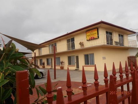 Esplanade Apartments At West Beach - Pubs and Clubs 0