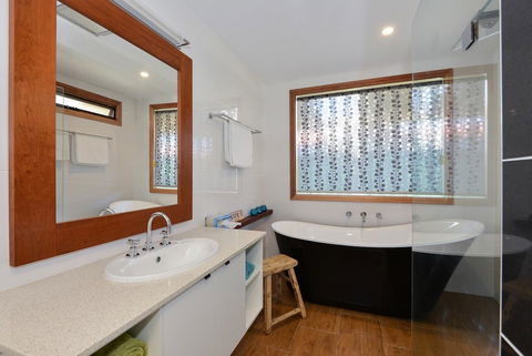Trafalgar Premium Vintage Suites - Go Out 5