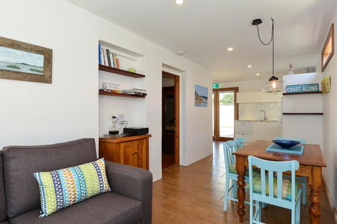 Trafalgar Premium Vintage Suites - Go Out 20