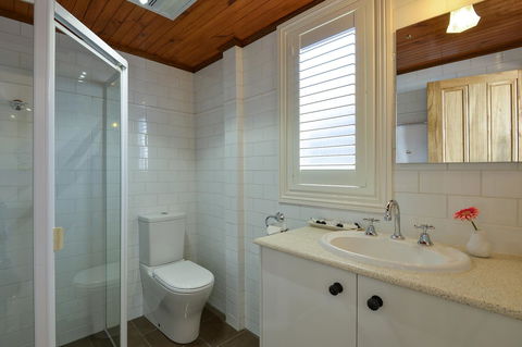 Trafalgar Premium Vintage Suites - Go Out 16