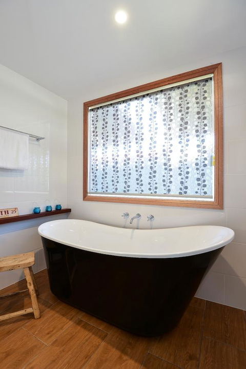 Trafalgar Premium Vintage Suites - Go Out 2