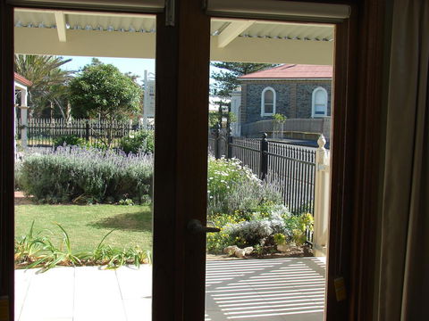 Trafalgar Premium Vintage Suites - Go Out 19