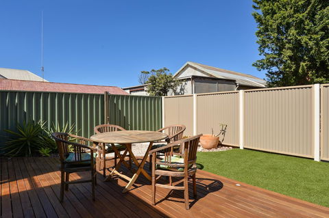 Trafalgar Premium Vintage Suites - Go Out 11