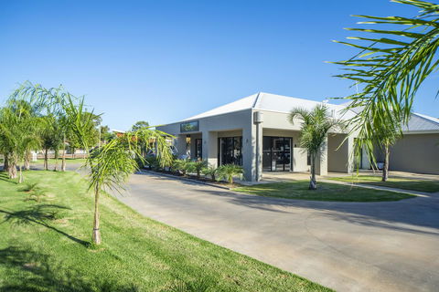 Paringa Resort - Pubs and Clubs 15