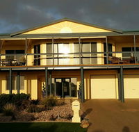 Beachside Escape on The Esplanade - Pubs and Clubs