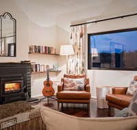 Esto house - Pubs and Clubs