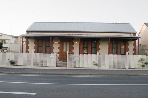 Longreach At Port Elliot - Go Out 1