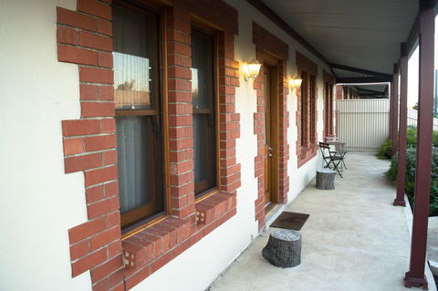 Longreach At Port Elliot - Go Out 0