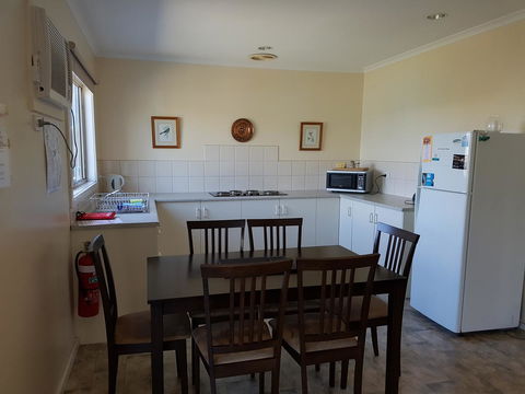 Marion Bay Holiday Villas - Pubs and Clubs 9