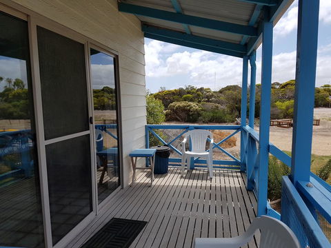 Marion Bay Holiday Villas - Pubs and Clubs 7