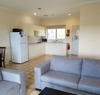 Marion Bay Holiday Villas - Pubs and Clubs