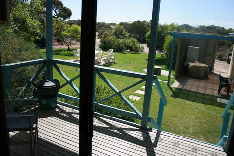 Marion Bay Holiday Villas - Pubs and Clubs 16