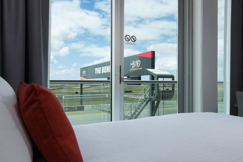 Rydges Pit Lane - Go Out 22