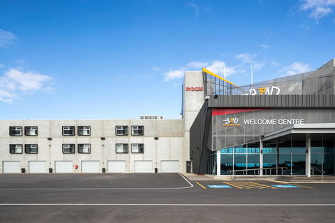 Rydges Pit Lane - Go Out 19