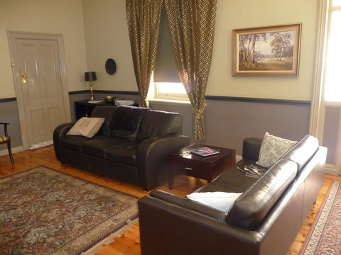 Country Bakehouse Accommodation - Pubs and Clubs 4