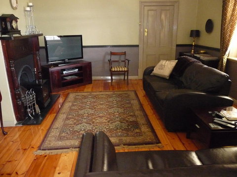 Country Bakehouse Accommodation - Pubs and Clubs 9