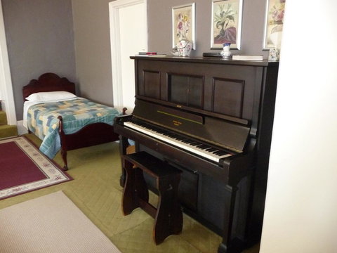 Country Bakehouse Accommodation - Pubs and Clubs 16