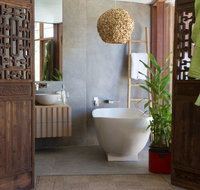 Sticky Rice Villas - Pubs and Clubs