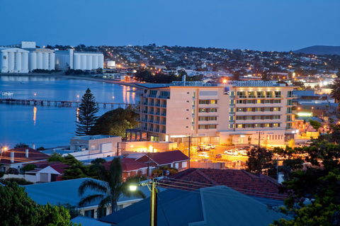 Port Lincoln Hotel - Pubs and Clubs 41