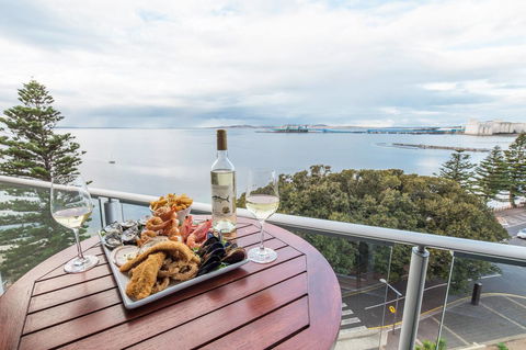 Port Lincoln Hotel - Pubs and Clubs 31