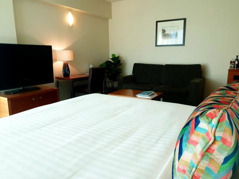Port Lincoln Hotel - Pubs and Clubs 4