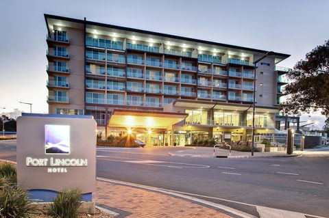 Port Lincoln Hotel - Pubs and Clubs 16