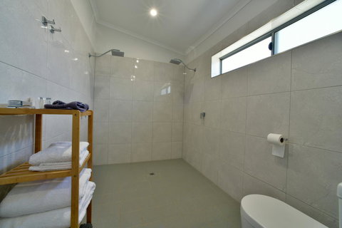 Great Northern Lodge - Go Out 2