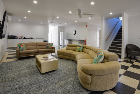 Great Northern Lodge - Go Out 21