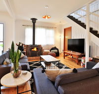 Hudson Bay  Basin View-Pet Friendly-15 Mins to Hyams Beach - Pubs and Clubs